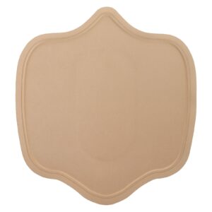 Beige, konturerad bukkompressionsplatta sedd framifrån.