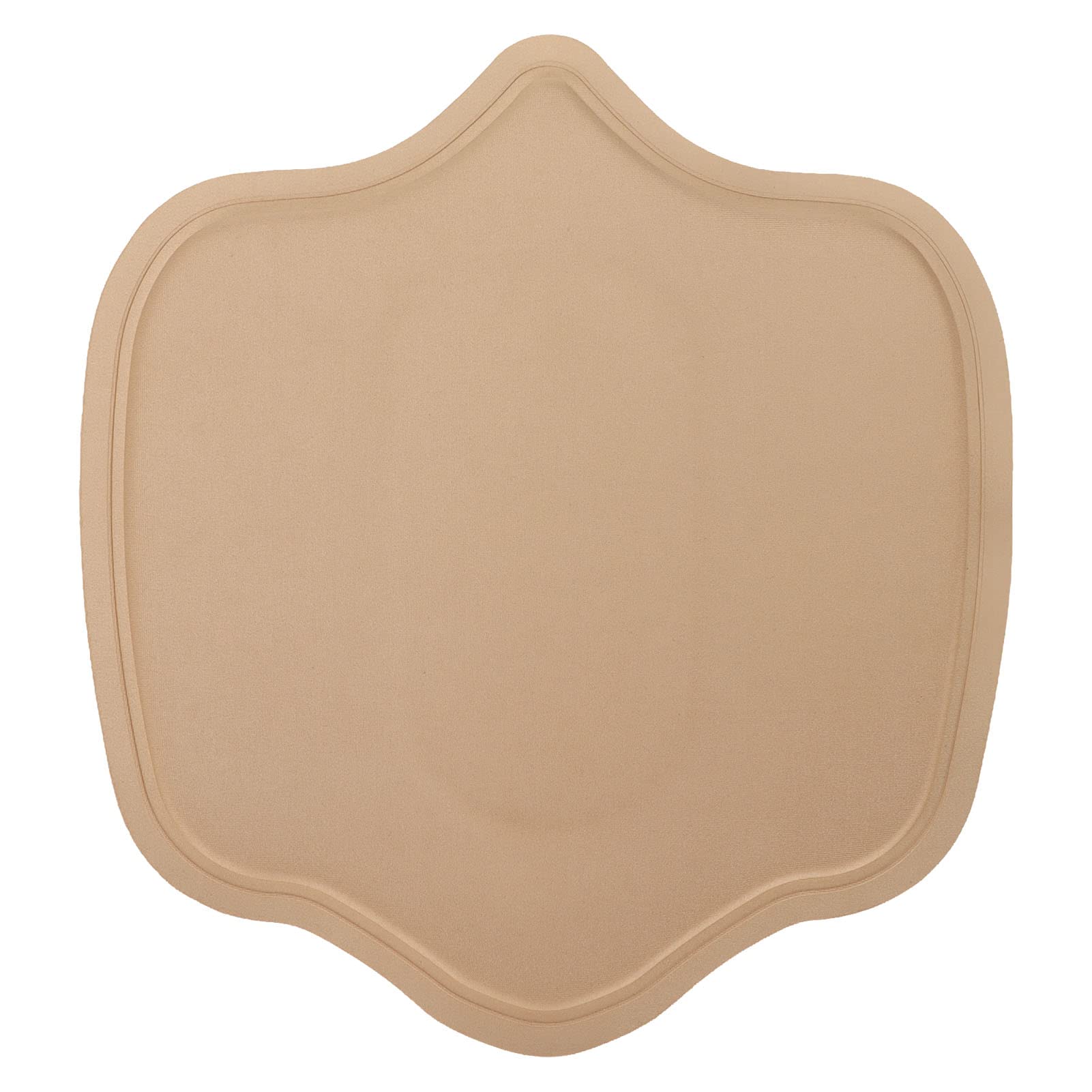 Beige, konturerad bukkompressionsplatta sedd framifrån.