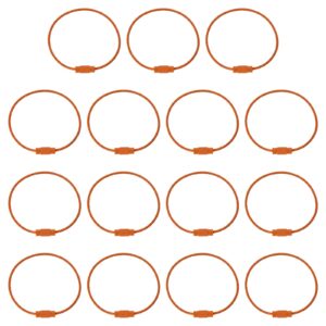 Femton orangefärgade vajeröglor arrangerade i fyra rader på vit bakgrund.
