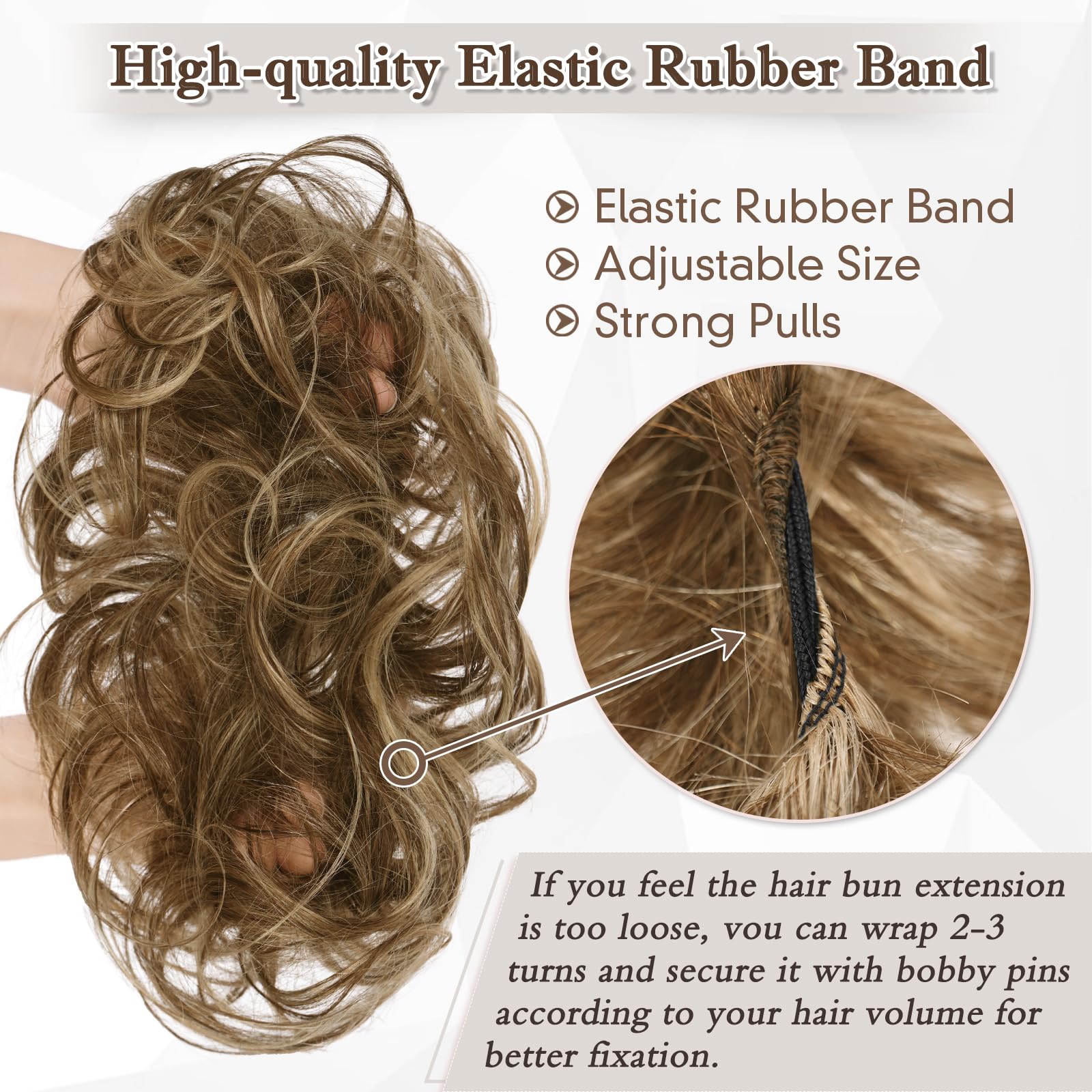 Närbild av hårdelen med synligt elastiskt band och fäste i håret.