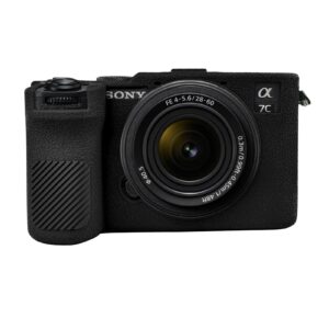 Svart silikonskal på en Sony Alpha 7CII-kamera med objektiv mot kameran.