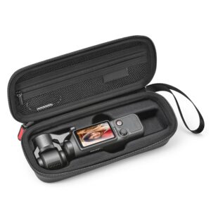 Öppet svart förvaringsfodral med DJI Osmo Pocket-kamera och tillbehör.